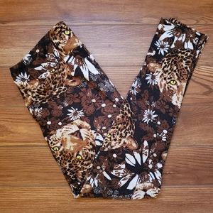 LuLaRoe Tall and Curvy Leggings in Leopard print